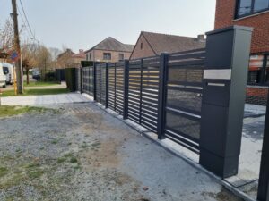 AW10.109 Schuifpoort en enkel poortje met AW10.104 hekwerk
